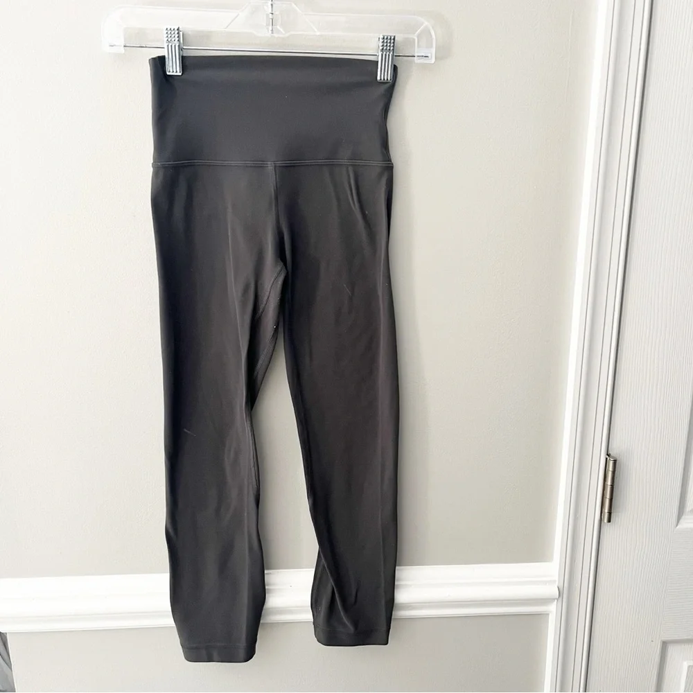Lululemon Athletica High Rise 21” Align Crop Leggings Melanite Gray Size 2